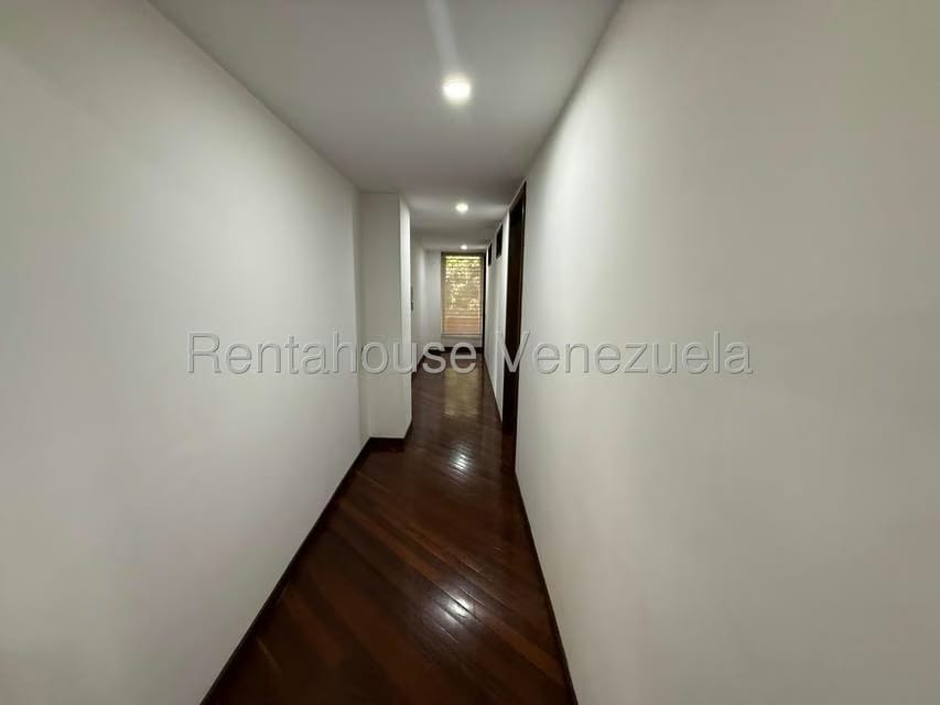 Apartamento (1 Nivel) en Alquiler en Lomas de Las Mercedes, Distrito Metropolitano - 27