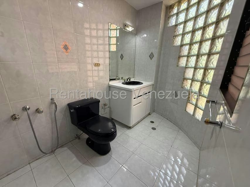 Apartamento (1 Nivel) en Alquiler en Lomas de Las Mercedes, Distrito Metropolitano - 30