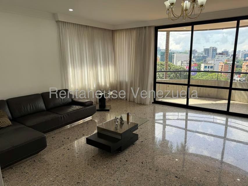 Apartamento (1 Nivel) en Alquiler en Lomas de Las Mercedes, Distrito Metropolitano - 4