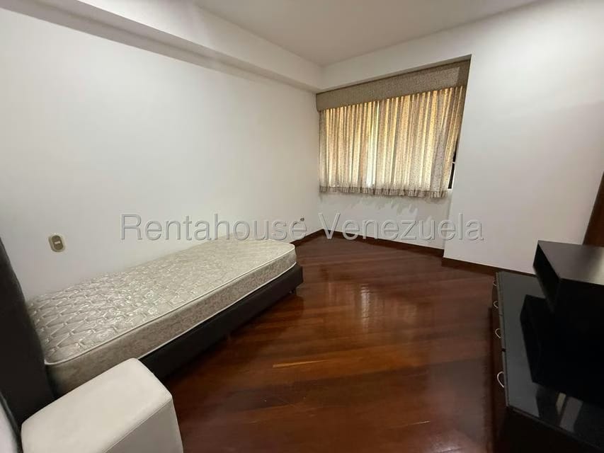 Apartamento (1 Nivel) en Alquiler en Lomas de Las Mercedes, Distrito Metropolitano - 31