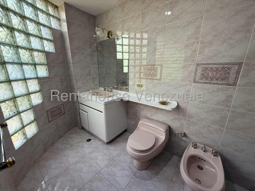Apartamento (1 Nivel) en Alquiler en Lomas de Las Mercedes, Distrito Metropolitano - 32
