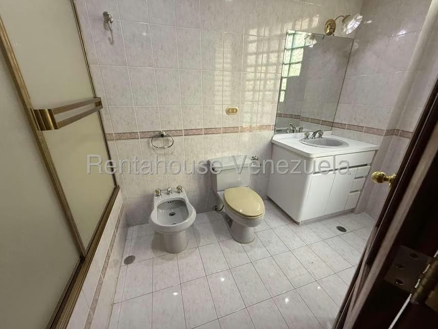 Apartamento (1 Nivel) en Alquiler en Lomas de Las Mercedes, Distrito Metropolitano - 38