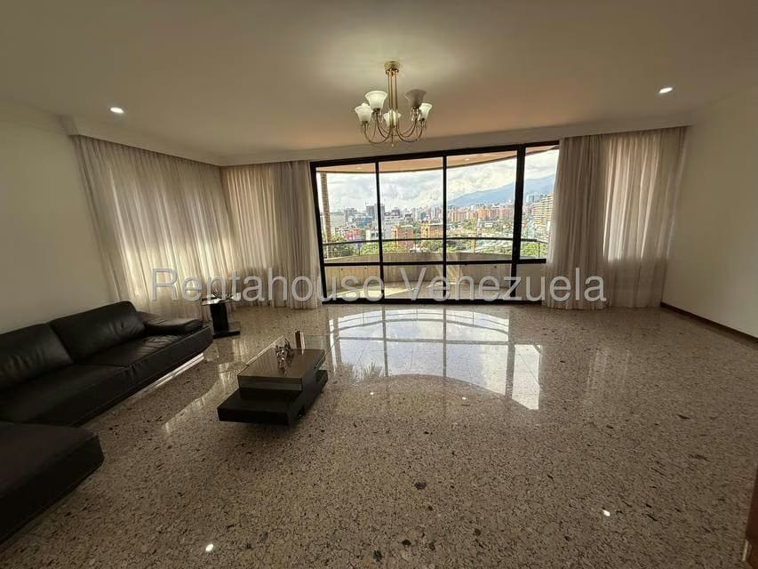 Apartamento (1 Nivel) en Alquiler en Lomas de Las Mercedes, Distrito Metropolitano - 5