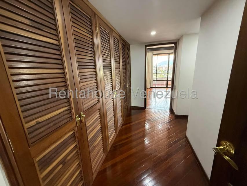 Apartamento (1 Nivel) en Alquiler en Lomas de Las Mercedes, Distrito Metropolitano - 43