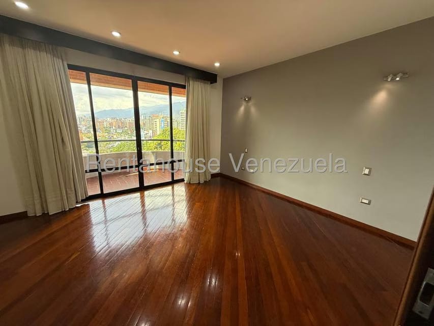 Apartamento (1 Nivel) en Alquiler en Lomas de Las Mercedes, Distrito Metropolitano - 44