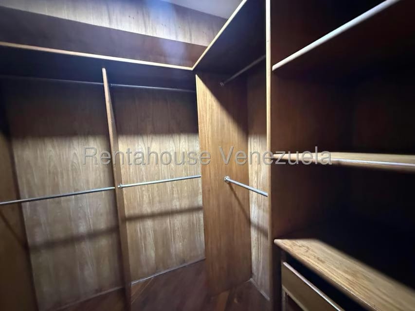 Apartamento (1 Nivel) en Alquiler en Lomas de Las Mercedes, Distrito Metropolitano - 50