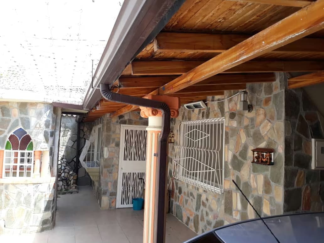 EN VENTA HERMOSA VIVIENDA EN URB. LA MULERA