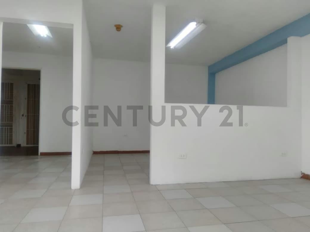 Venta Oficina Residencias el Parque - 2