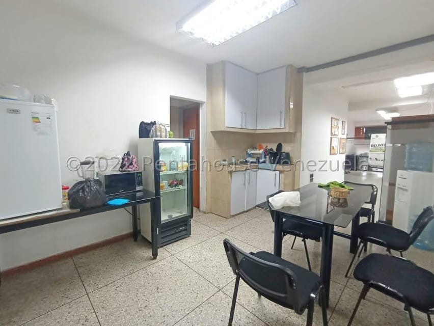 Comercial (Local Comercial) en Venta en Avenida Libertador, Lara - 24