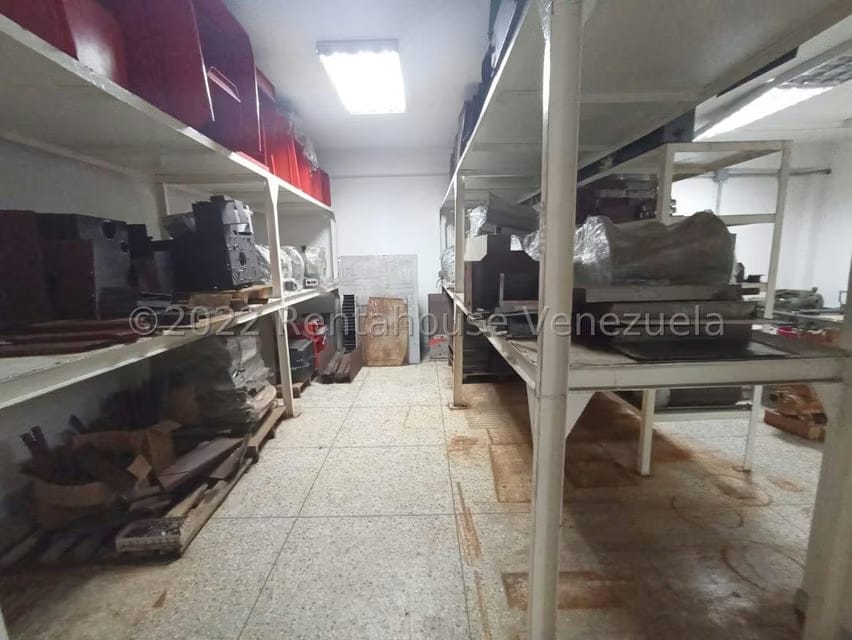 Comercial (Local Comercial) en Venta en Avenida Libertador, Lara - 35