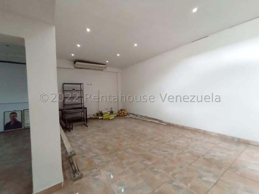 Comercial (Local Comercial) en Venta en Avenida Libertador, Lara - 54