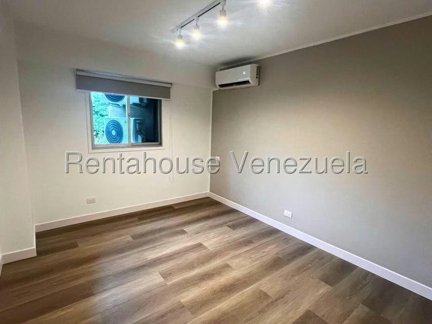 Apartamento (1 Nivel) en Alquiler en Altamira Sur, Distrito Metropolitano - 17