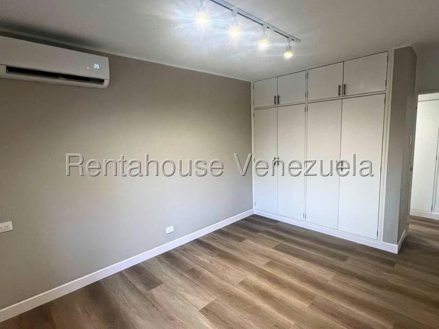 Apartamento (1 Nivel) en Alquiler en Altamira Sur, Distrito Metropolitano - 18