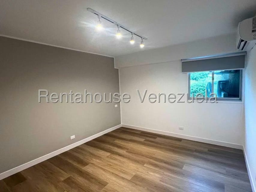 Apartamento (1 Nivel) en Alquiler en Altamira Sur, Distrito Metropolitano - 19