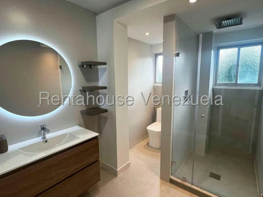 Apartamento (1 Nivel) en Alquiler en Altamira Sur, Distrito Metropolitano - 21