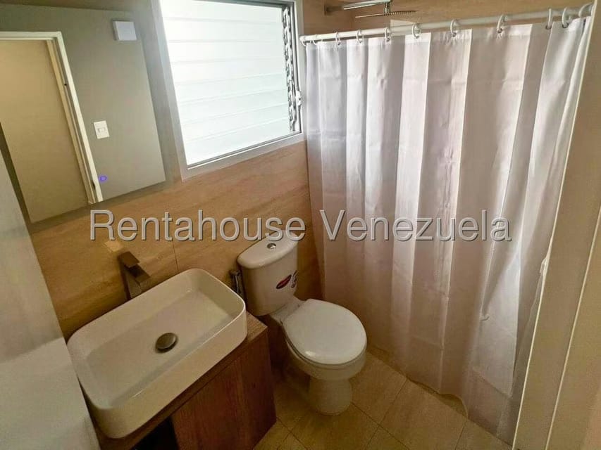 Apartamento (1 Nivel) en Alquiler en Altamira Sur, Distrito Metropolitano - 24