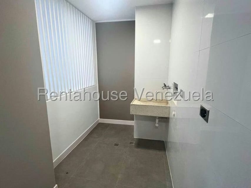 Apartamento (1 Nivel) en Alquiler en Altamira Sur, Distrito Metropolitano - 25