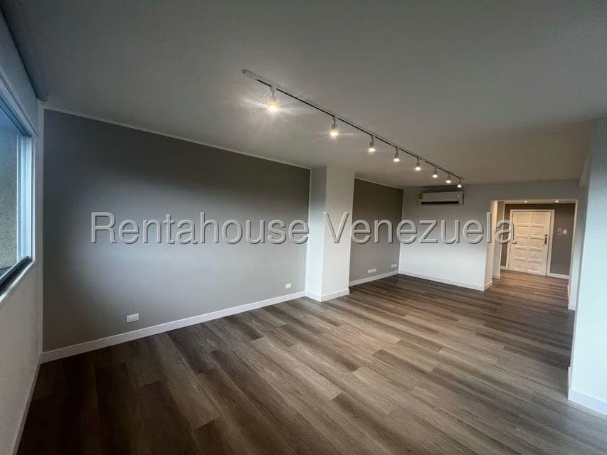 Apartamento (1 Nivel) en Alquiler en Altamira Sur, Distrito Metropolitano - 4