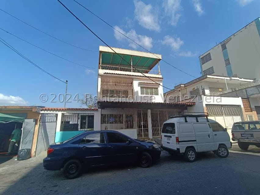 Casa (Multipes Niveles) en Venta en Guatire, Miranda