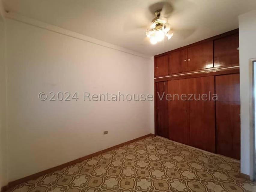Casa (Multipes Niveles) en Venta en Guatire, Miranda - 15