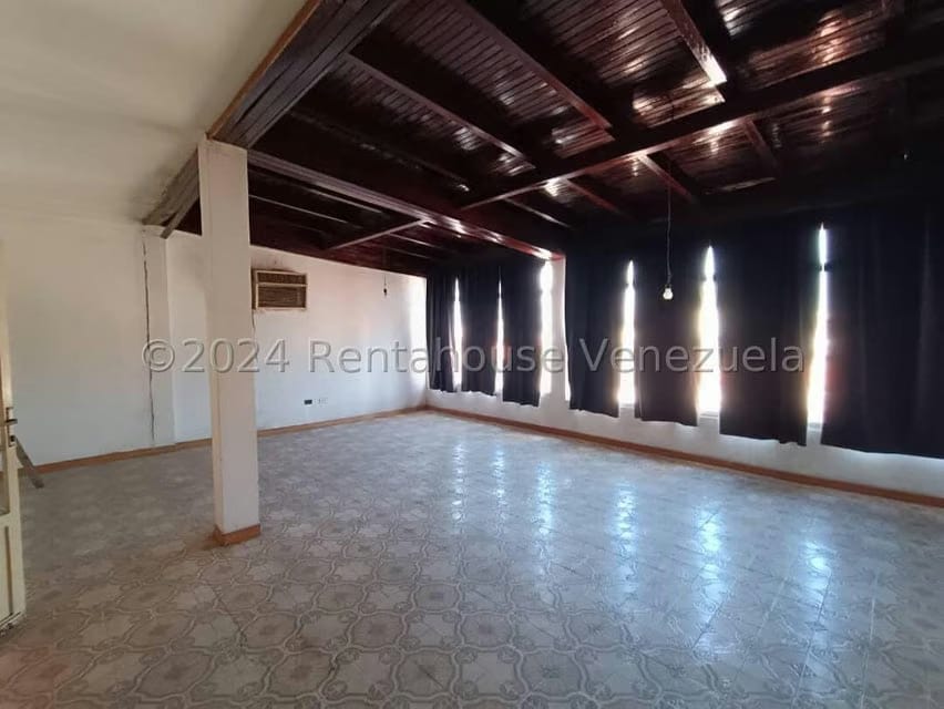 Casa (Multipes Niveles) en Venta en Guatire, Miranda - 16