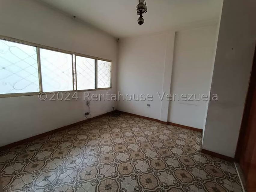 Casa (Multipes Niveles) en Venta en Guatire, Miranda - 17