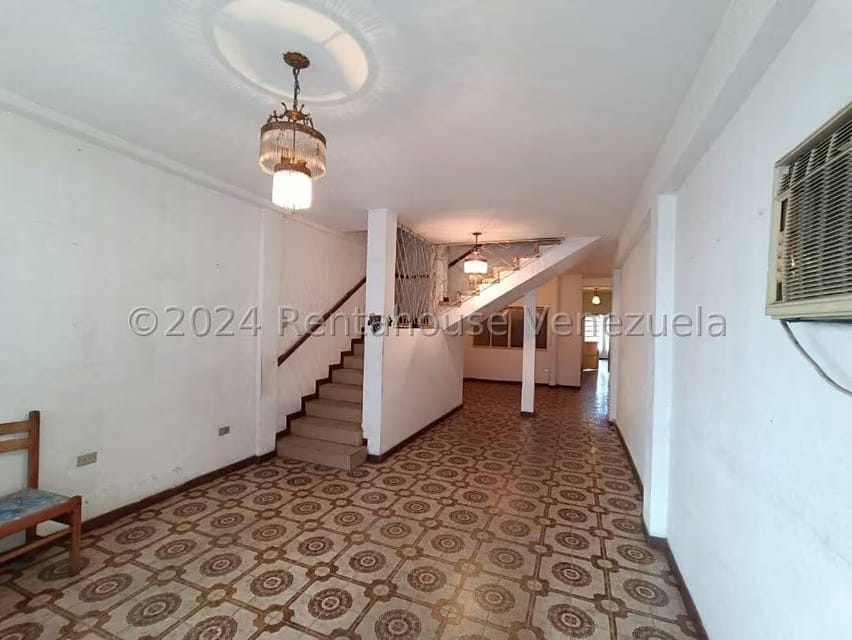 Casa (Multipes Niveles) en Venta en Guatire, Miranda - 5