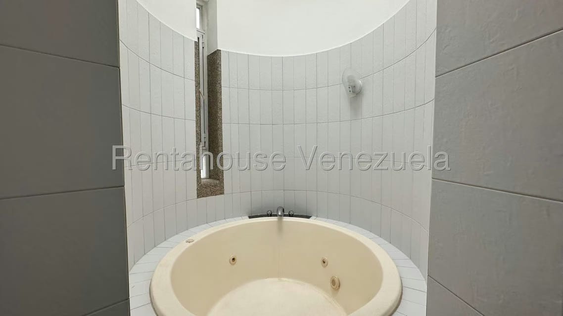 Casa (Duplex) en Venta en El Marques, Distrito Metropolitano - 25