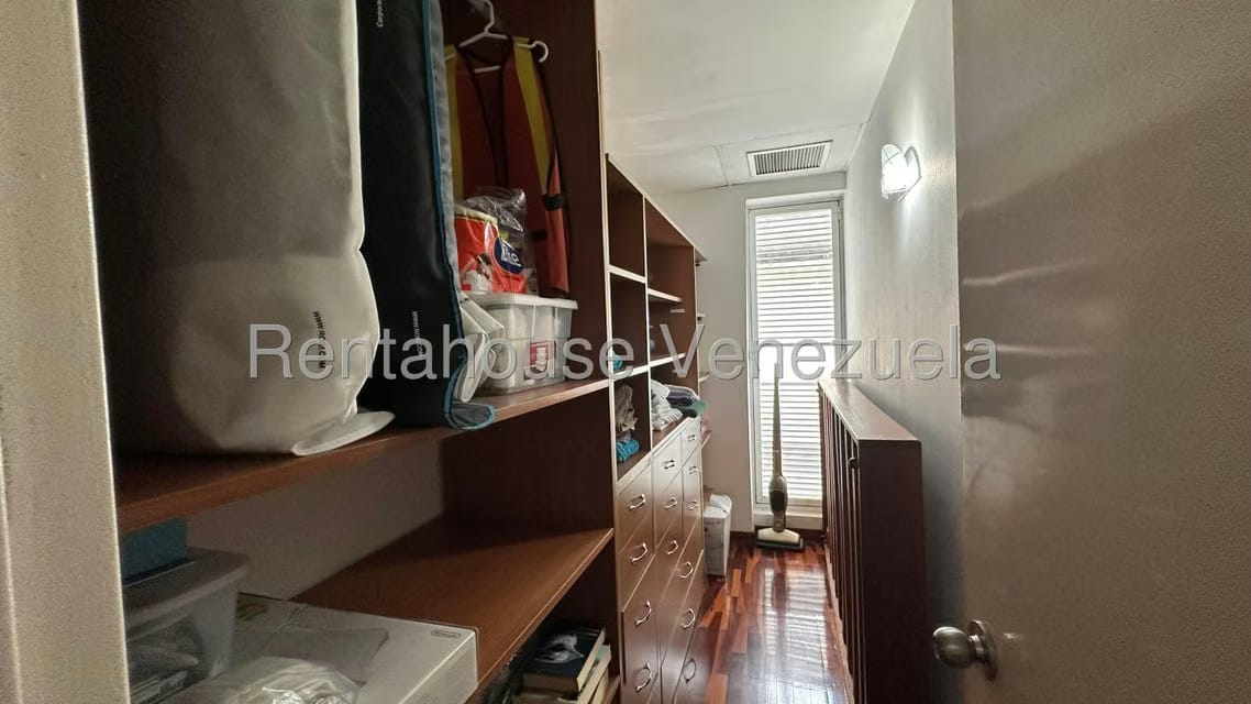 Casa (Duplex) en Venta en El Marques, Distrito Metropolitano - 33