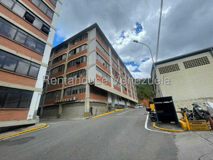 Terreno (Comercial) en Alquiler en El Valle, Distrito Metropolitano - 17