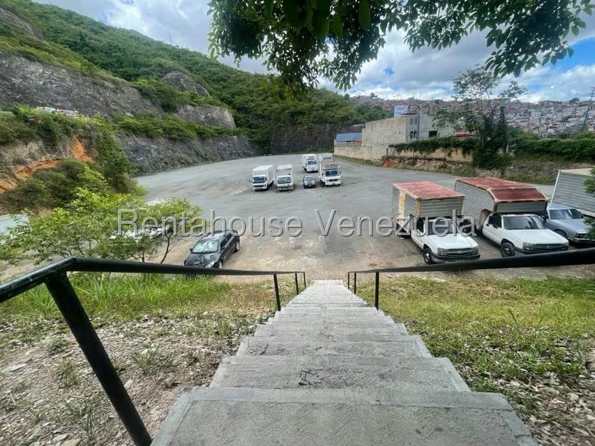Terreno (Comercial) en Alquiler en El Valle, Distrito Metropolitano - 6