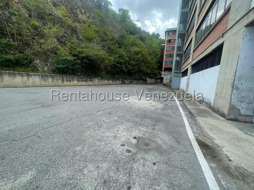 Terreno (Comercial) en Alquiler en El Valle, Distrito Metropolitano - 7
