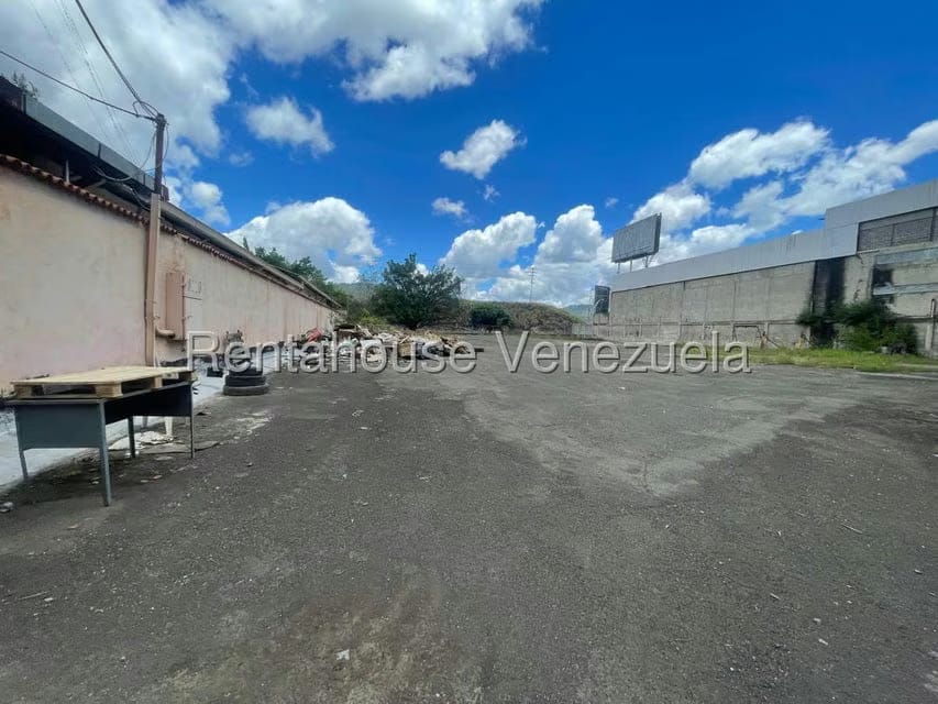 Terreno (Comercial) en Alquiler en El Valle, Distrito Metropolitano - 8