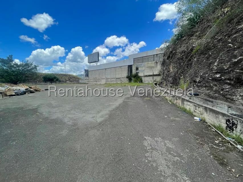 Terreno (Comercial) en Alquiler en El Valle, Distrito Metropolitano - 9