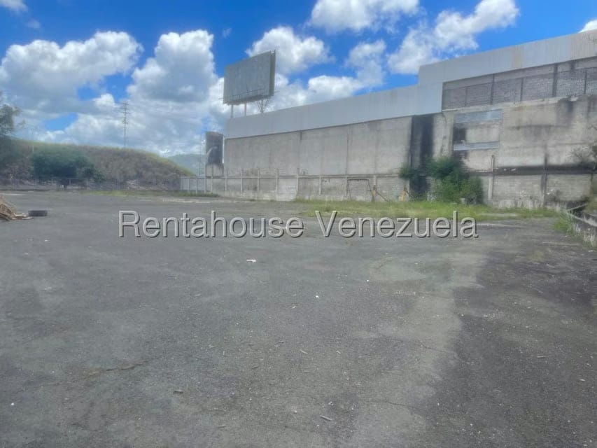 Terreno (Comercial) en Alquiler en El Valle, Distrito Metropolitano - 10