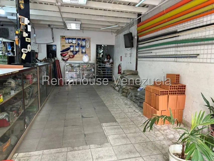 Comercial (Local Comercial) en Venta en Catia, Distrito Metropolitano - 2