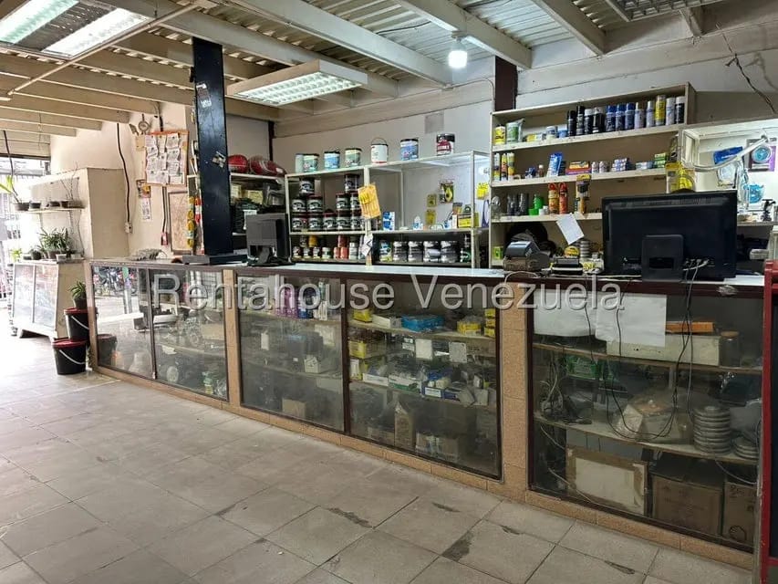 Comercial (Local Comercial) en Venta en Catia, Distrito Metropolitano - 4