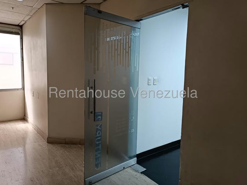 Comercial (Oficina) en Alquiler en Centro, Distrito Metropolitano - 2
