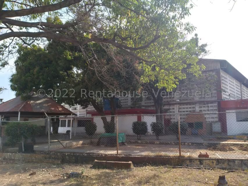 Comercial (Galpon - Deposito) en Venta en Zona Industrial Sur, Zulia