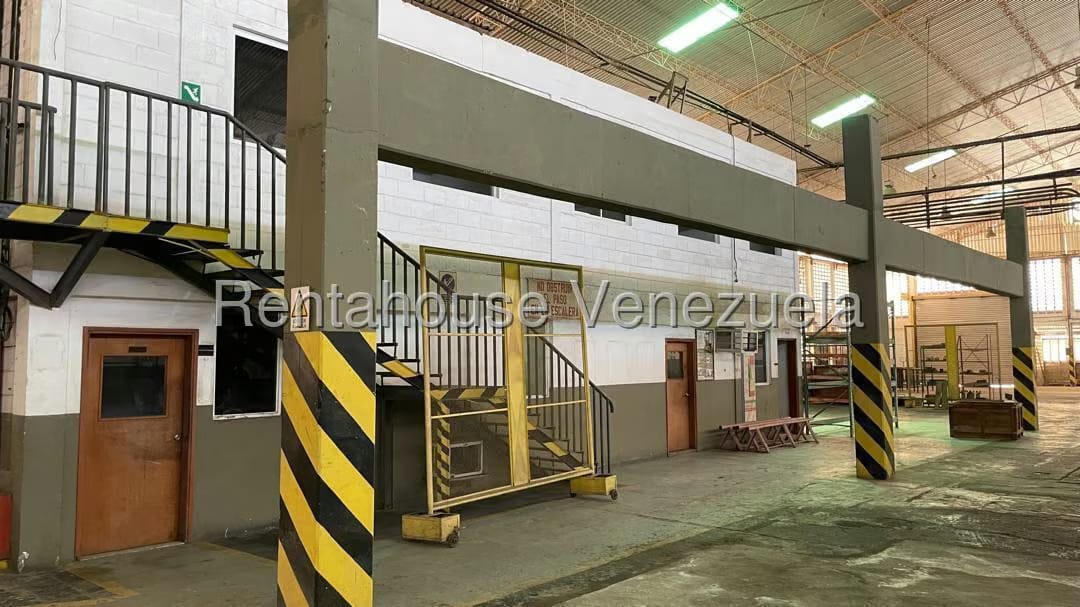 Comercial (Galpon - Deposito) en Venta en Zona Industrial Sur, Zulia - 11