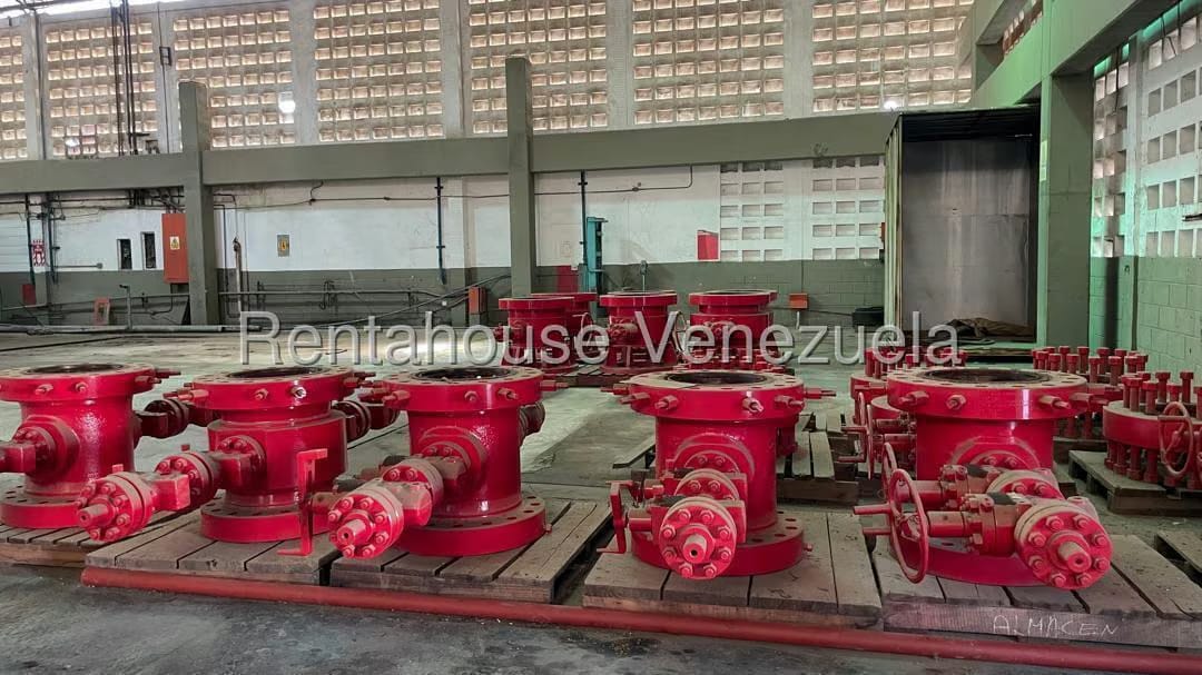 Comercial (Galpon - Deposito) en Venta en Zona Industrial Sur, Zulia - 12