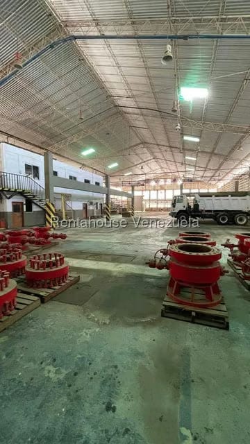 Comercial (Galpon - Deposito) en Venta en Zona Industrial Sur, Zulia - 14