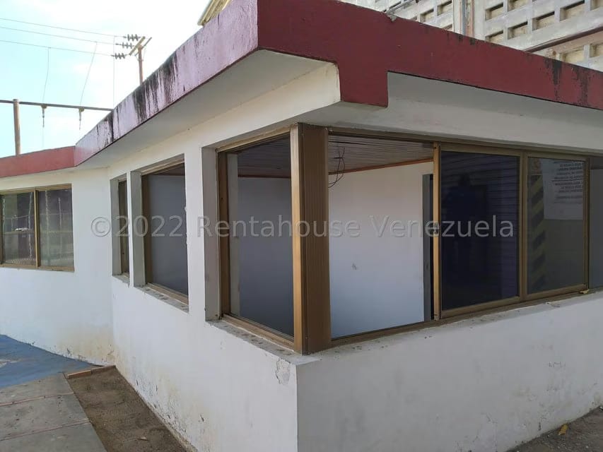 Comercial (Galpon - Deposito) en Venta en Zona Industrial Sur, Zulia - 17