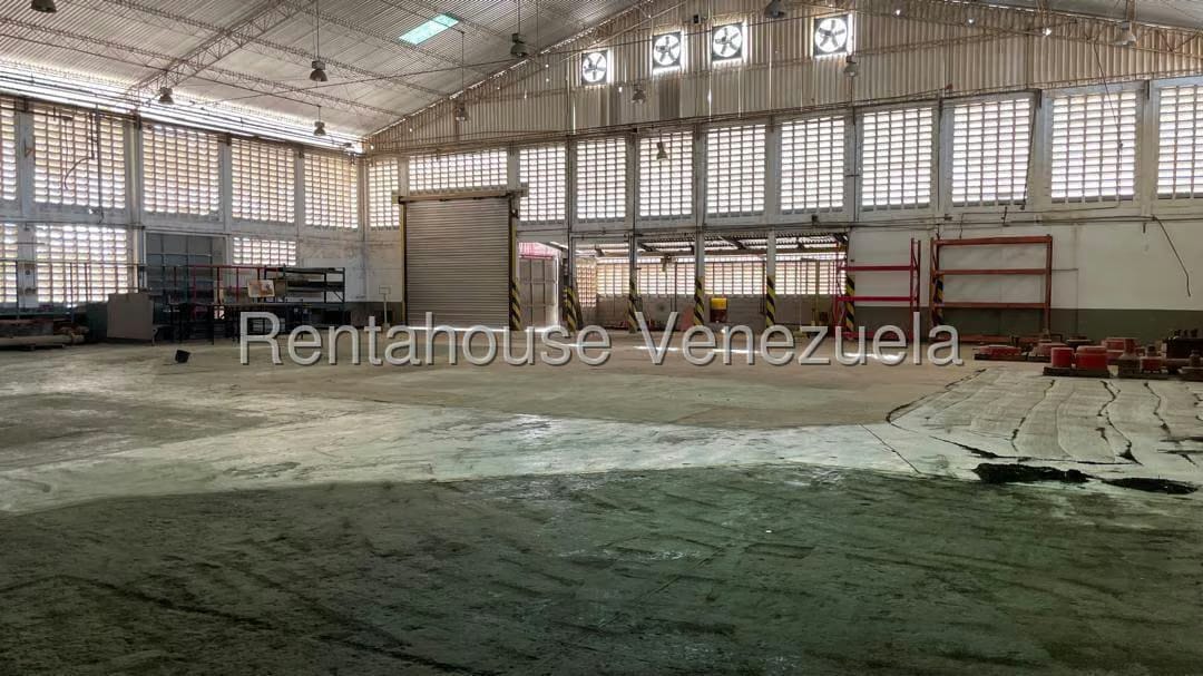 Comercial (Galpon - Deposito) en Venta en Zona Industrial Sur, Zulia - 4