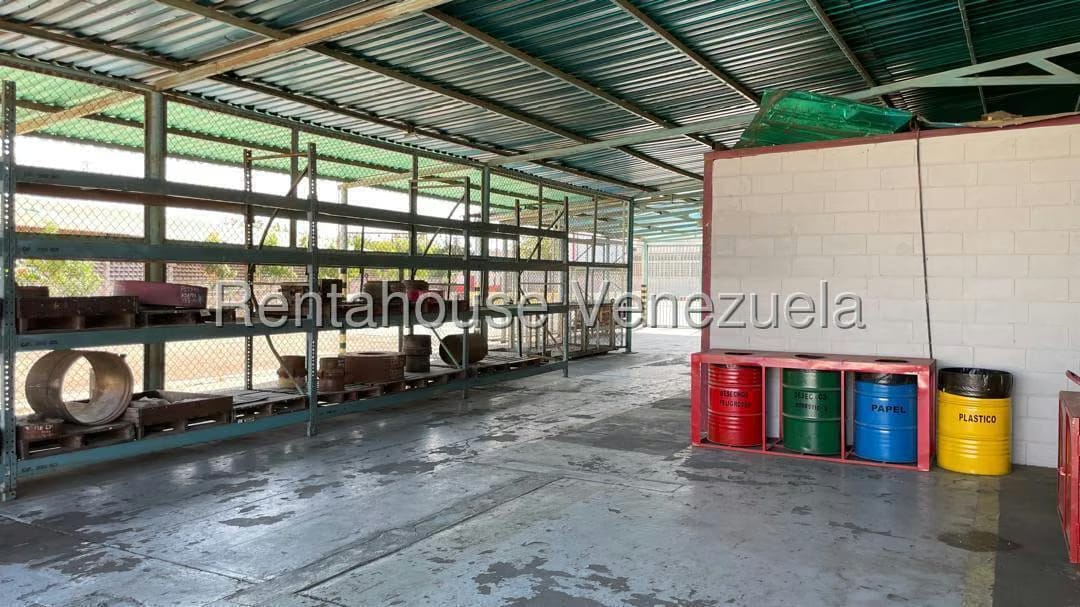 Comercial (Galpon - Deposito) en Venta en Zona Industrial Sur, Zulia - 31