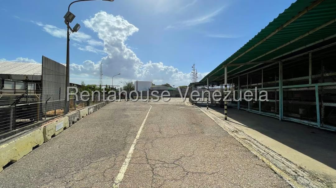 Comercial (Galpon - Deposito) en Venta en Zona Industrial Sur, Zulia - 36