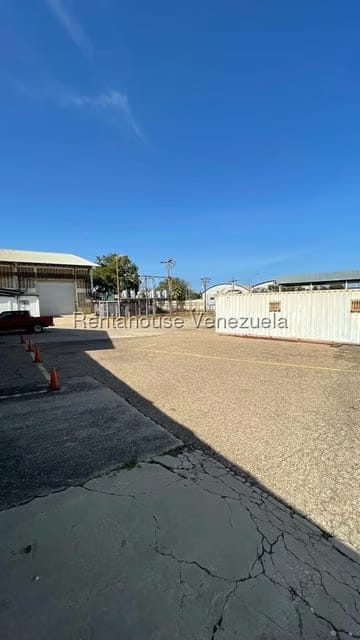 Comercial (Galpon - Deposito) en Venta en Zona Industrial Sur, Zulia - 37