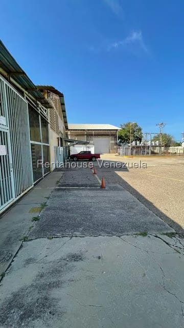 Comercial (Galpon - Deposito) en Venta en Zona Industrial Sur, Zulia - 38
