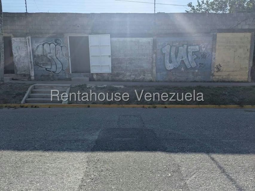 Comercial (Local Comercial) en Alquiler en El Recreo, Lara