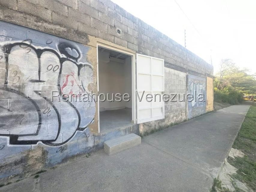 Comercial (Local Comercial) en Alquiler en El Recreo, Lara - 2